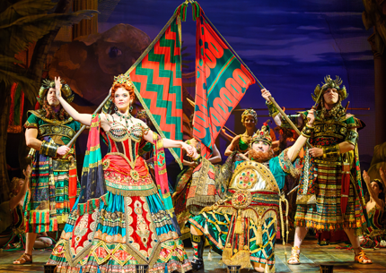 Milica Jovanović (Carlotta Giudicelli) und Greg Castiglioni (Ubaldo Piangi)