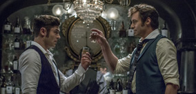 Zac Efron (Phillip Carlyle) und Hugh Jackman (P.T. Barnum)