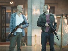 John McClane (Bruce Willis) und Jack McClane (Jai Courtney)