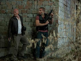 John McClane (Bruce Willis) und Jack McClane (Jai Courtney)