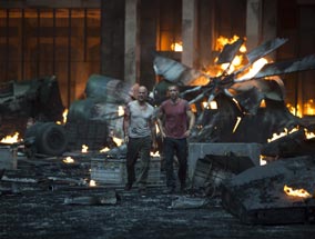 John McClane (Bruce Willis) und Jack McClane (Jai Courtney)
