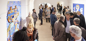 Kurator Dr. Bernhard A. Böhler und Künstlerin Yuliia Korienkova eröffneten die Robotic Art Gallery