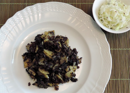 Blunzengrstl mit Krautsalat – eine deftige Spezialitt!