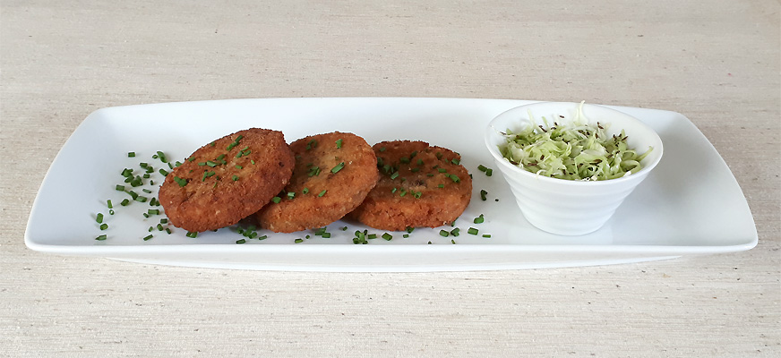 Buchweizenlaibchen mit Krautsalat (Buchweizenfrikadellen mit Wei�kohlsalat) – wunderbar aromatisch!
