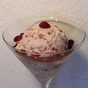 Cranberryeis mit Ahornsirup