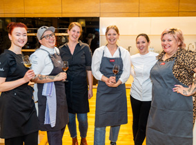 Die Köchinnen: Viktoria Fahringer, Stefanie Sonnleitner, Clara Aue, Lisa Machian, Sandra Scheidl & Nina Meyer