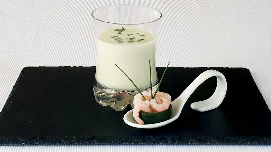 Gurkenkaltschale mit Shrimps