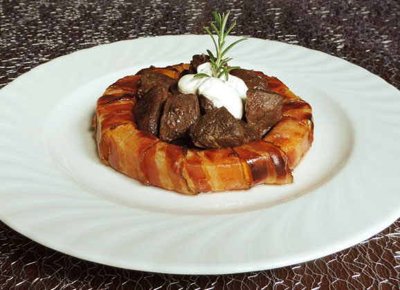Hirschragout mit Kürbis und Speck – die Stars der herbstlichen Küche