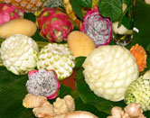 kunstvolle Obst- und Gemüseschnitzereien